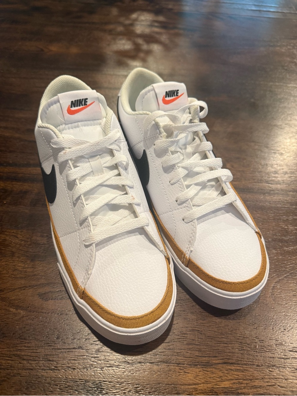 Nike Men’s White Black & Tan-Trim Low-Top Sneakers